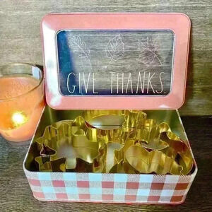 NEW Rae Dunn Adorable TIN and 6 Gold FALL Baking Cookie Cutters - GIVE THANKS